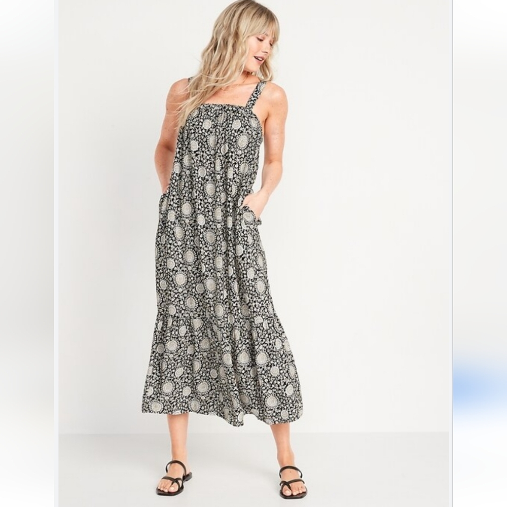 Old Navy Black and White Maxi Dress
